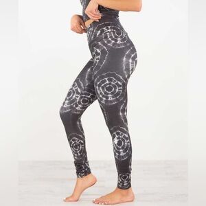 Eagle rock Werkshop Charcoal circles leggings